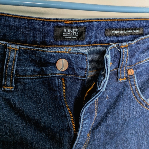 Jones New York jeans - women's mid-rise straight cut jeans / capris - Picture 3 of 5